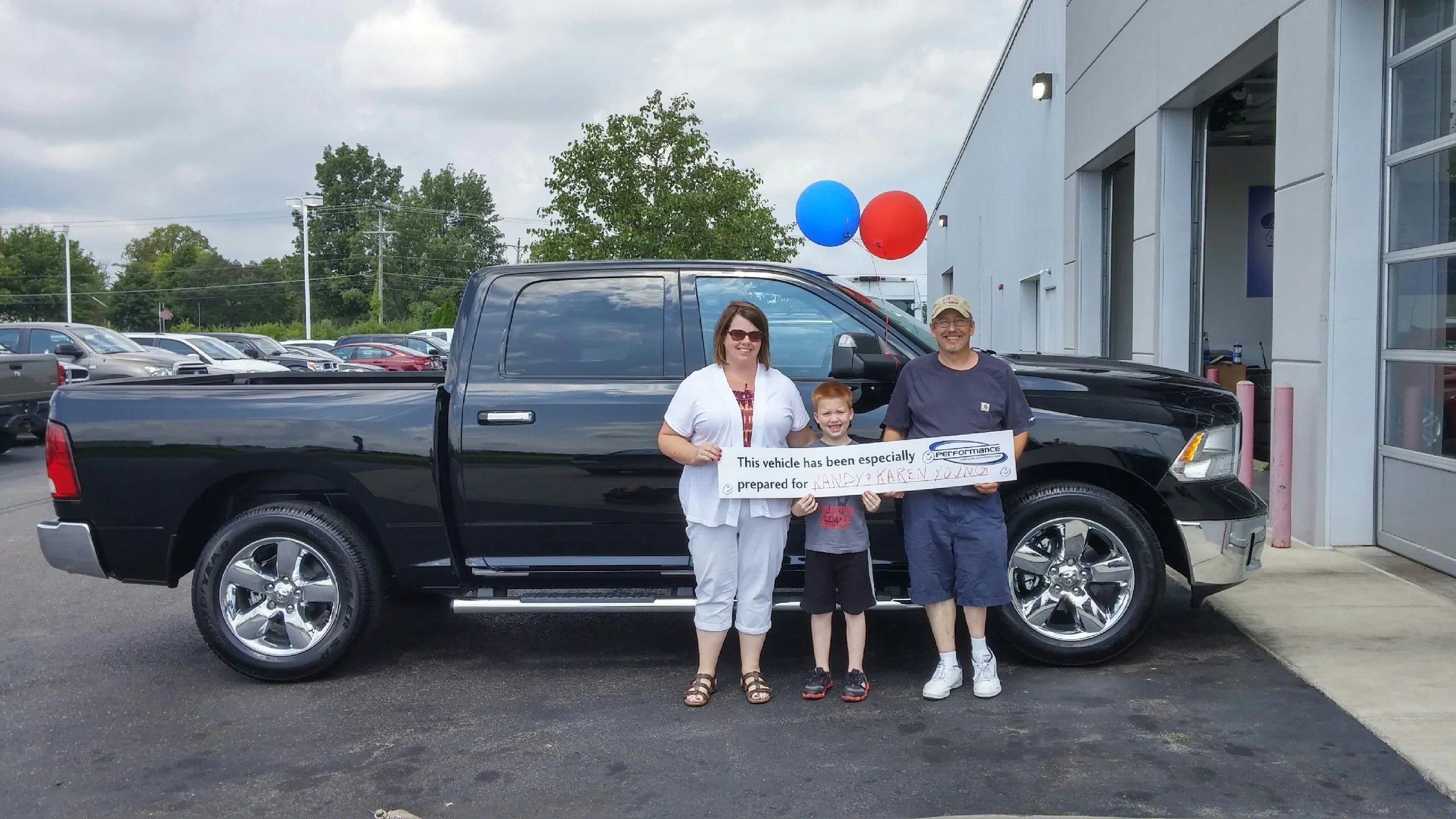 Happy Customers at Performance Chrysler Jeep Dodge Ram Georgesville